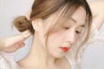 超长头发怎么扎丸子头（超长发低丸子头扎法）