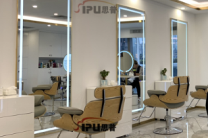 理发店搭配什么东西卖（理发店搭配什么东西卖比较好）