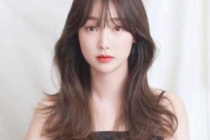 脸微胖的女生适合什么发型（40岁胖女人高个子适合什么发型）