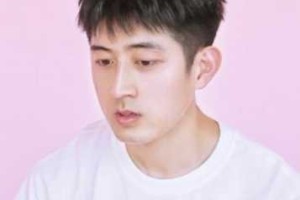 自己怎么剪碎刘海（男生刘海很厚怎么剪碎）
