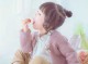 小女孩怎么辫头发（女童头发短怎么扎一个高马尾）