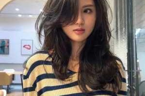 女生脸太长用什么发型（女生脸太长用什么发型好看）