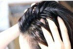 头发油腻怎么解决（头发油腻怎么解决小妙招）