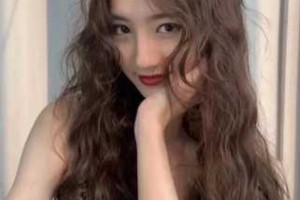 泡面头卷杠教程方法,泡面卷怎么打理好看