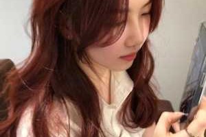 今年流行染什么颜色的头发（今年流行染什么颜色的头发女）