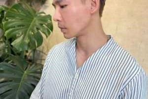 男生奶奶灰配什么发型（男生奶奶灰配什么发型好看）
