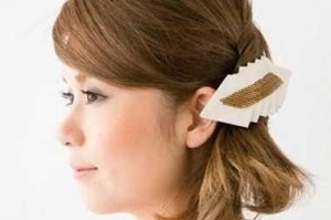 本人头发是前面两边头发长，后面头发短。怎么才能扎起来，即潮流又好看,很短的头发怎么扎起来好看