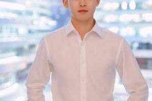男士穿衬衣配什么外套（男士穿衬衣配什么外套好看）