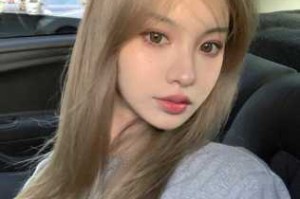 女孩子染头发什么颜色好看（女孩子染头发什么颜色好看显白）