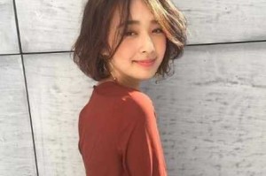 今年短发流行什么烫（今年短发流行什么烫发）