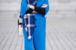 皮肤黑的人怎么搭配衣服（皮肤黑适合穿蓝色的衣服么）