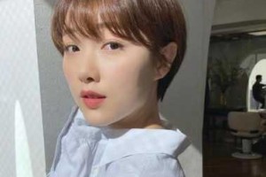 头小头发少适合什么发型（头小头发少适合什么发型）