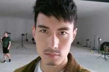 怎么可以留胡子,
