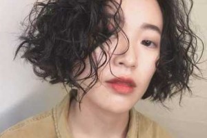 短发怎么烫好看小卷（短发吹小卷教程）