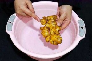 用姜怎么洗头发的方法（用姜怎么洗头发的方法视频）
