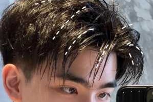 头发厚适合剪什么发型男（为什么男生的头发比女生的头发厚）