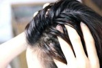 为什么后脑勺头发突然变得容易油,为什么头会出油有异味怎么办