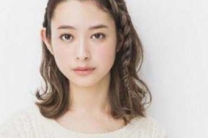 菱方形脸适合什么编发,长方脸怎么扎马尾好看吗女生
