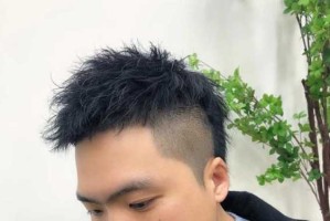 圆脸适合摩根烫蓬松的吗男,圆脸烫什么发型男生