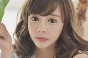 圆脸适合什么斜刘海（圆脸适合什么斜刘海发型女生）