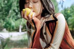 闺蜜杨子珊发型怎么弄（闺蜜杨子珊发型怎么弄好看）