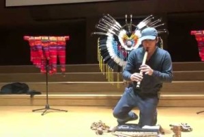 亚历桑德罗用的什么乐器,莫西干人演奏乐器