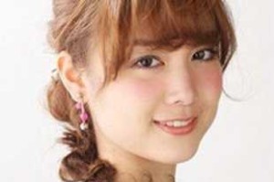 怎么扎小辫（头发顶一小辫怎么梳）
