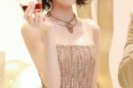 长礼服配什么发型（吊带礼服配什么发型）