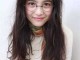 戴眼睛适合什么发型（戴眼睛适合什么发型女）