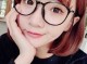 戴圆眼镜适合什么发型