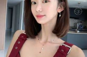 锁骨发怎么烫大波浪（锁骨发拉直后的效果）