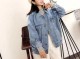 牛仔衣里面配什么衣服（牛仔衣里面配什么衣服好看女）