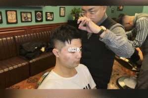 怎么让头发变成自然卷,头发自然卷怎么改善男生