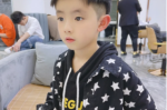 今年流行什么发型男童（大额头的小男孩适合什么发型）