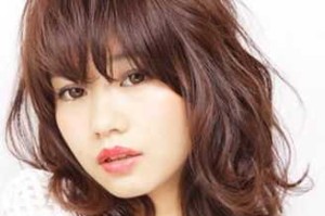 额头v字型适合什么发型,高大额头适合什么发型女