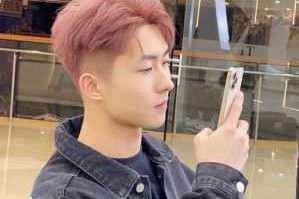 男生什么发色显头发多,今年流行什么发型颜色男士