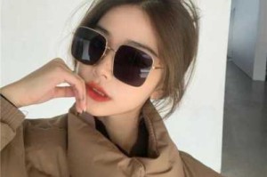 圆脸女生适合什么墨镜（圆脸女生适合什么墨镜好看）