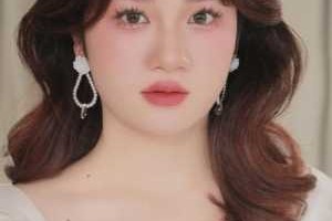 圆脸适合什么妆（圆形脸适合什么妆容）