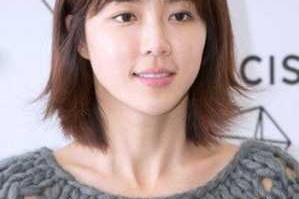 脸什么大什么发型（长脸额头高的女人适合剪什么短发）