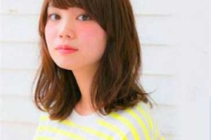 平脸女生适合什么发型（平脸女生适合什么发型图片）