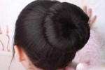 怎么给孩子盘头发（小孩的头发怎么盘）