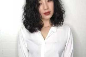 头发又细又少怎么改善（头发又少又细又卷有什么适合的发型吗）