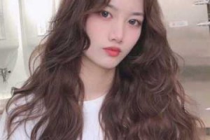 现在流行什么烫发女（现在流行什么烫发女发型）