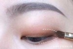 肿眼皮怎么化妆,眼皮比较肿该怎么化妆呢