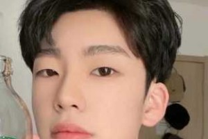 脸长的男生适合什么发型（脸长的男生适合什么发型）