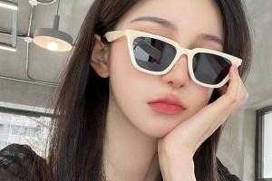 长脸戴什么眼镜好看,