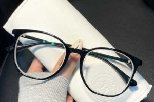 脸圆适合什么眼镜