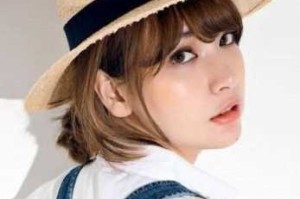 短头发带什么帽子好看,短头发怎么戴帽子好看女