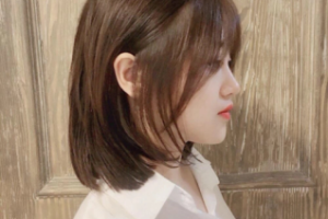 最近流行什么发型女（最近流行什么发型女 中发）