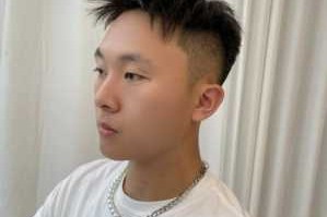 男士发际线上移适合什么发型,发际线高男生适合什么发型图片